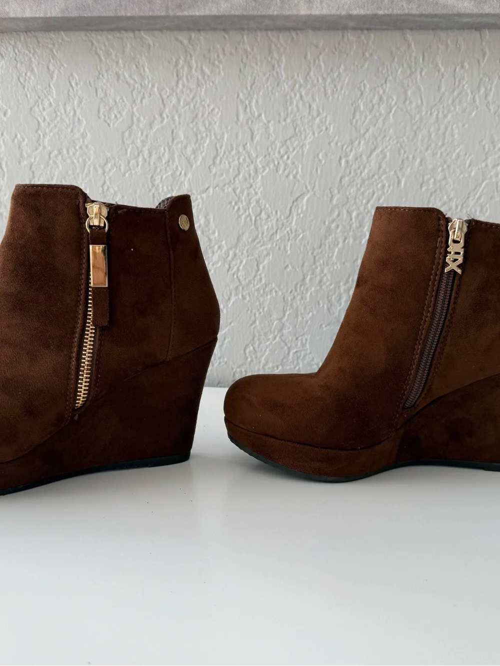 Xti Euro Brown Faux Suede Block Heel Ankle Booties EU 37 US 6.5 7